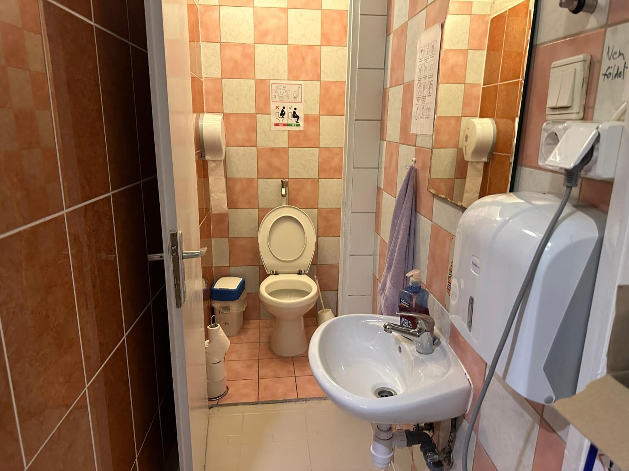 Apartamento Whole Basemenet Former Pub4 Stag Do/hen Party Budapest